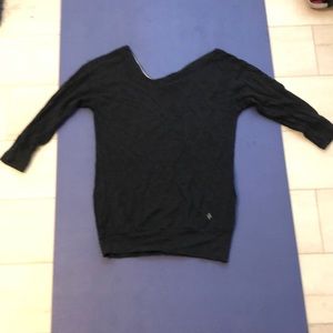 Black diamond cold shoulder wool top S